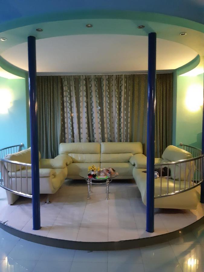 Casa Albastra Hotel Drumu Carului Bagian luar foto